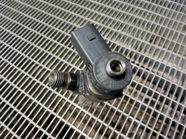 Rampa iniezione carburante 2.0 TDI Audi VW Seat Skoda OEM image 6