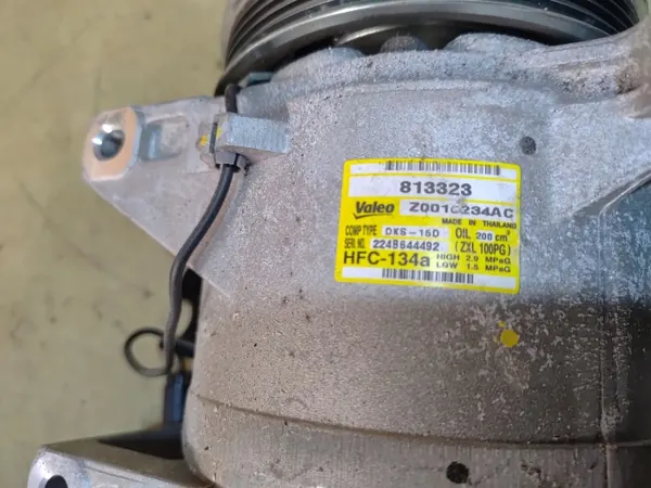 Volvo AC-kompressor OEM 813323 - Begagnad image 4
