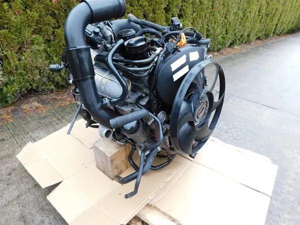 Motor completo VW Crafter 2.5 TDI OEM CEB image 2