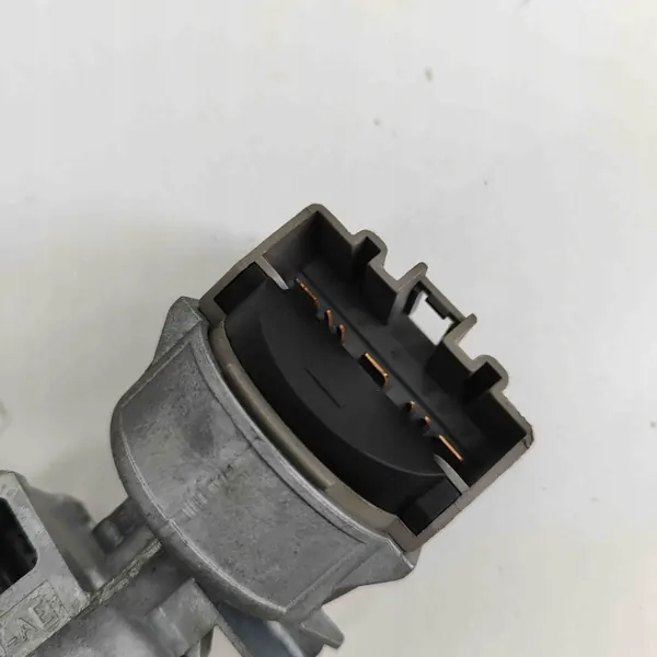 Motor de arranque Ford Focus III AM5A220808GE 1.0L usado image 7