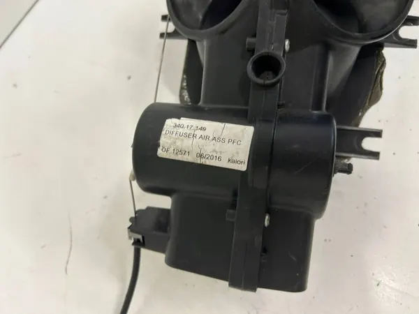 Ligier JS 50 Ilmakanava OEM 34017149 - Käytetty image 4