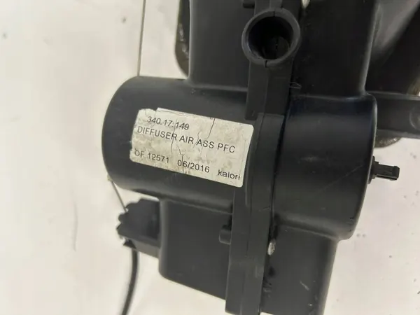 Ligier JS 50 Ilmakanava OEM 34017149 - Käytetty image 5