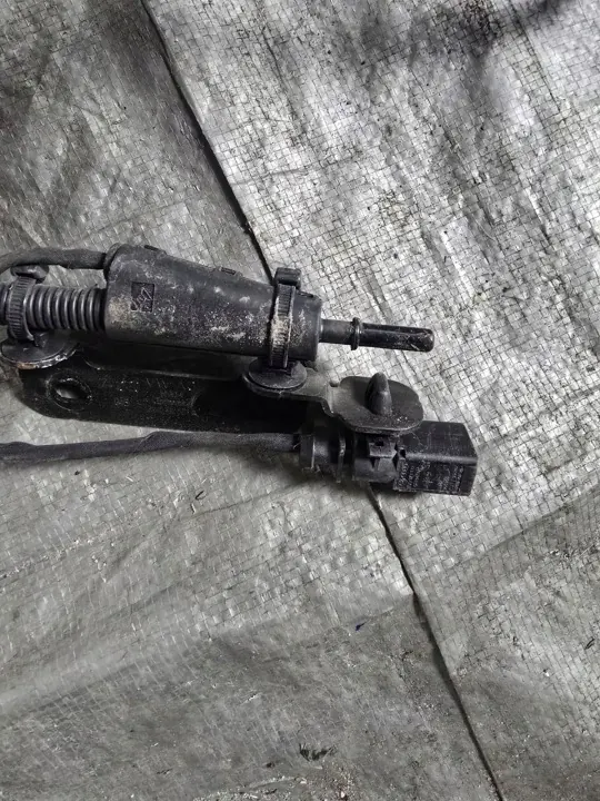 Manguera AdBlue Audi OE Trasera OEM 8W0131962 image 7