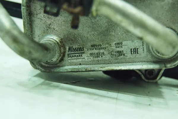 Mercedes-Benz OE A 112 188 04 01 Motoroliekoeler image 4