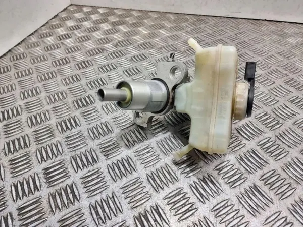 Kupplungszylinder OEM 8K0611301A für Audi A4 Avant image 4