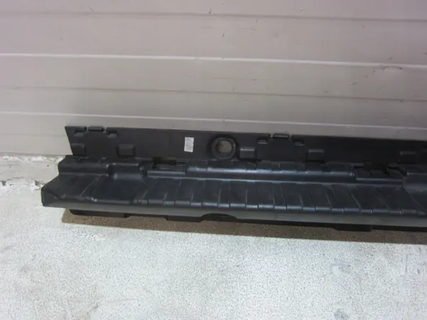 BMW X5 F15 glidande tröskelfäste vänster sida OEM 51777294383 image 3