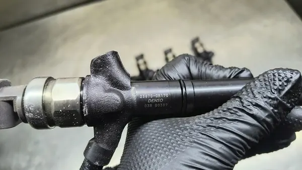 Toyota 2.0 2.2 D4D Injektor 23670-0R170 image 2