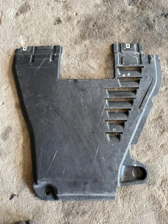 Onderste motorafdekking OEM A1676803707 Mercedes GLS image 2