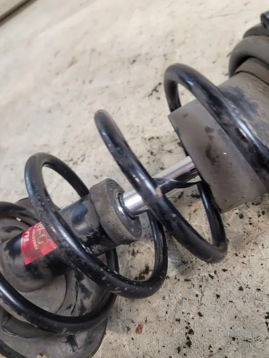 Amortizzatore KYB 333756 image 9