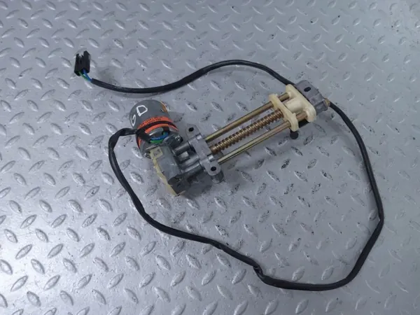 Istuinmoottori Ford Scorpio OEM 6182932 - Oikea Taka image 6