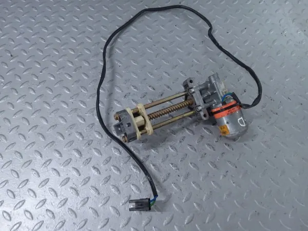 Istuinmoottori Ford Scorpio OEM 6182932 - Oikea Taka image 7