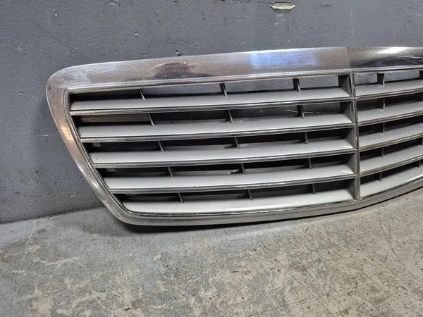 MERCEDES E-CLASS W211 02-06 GRIGLIA A2118800383 image 3
