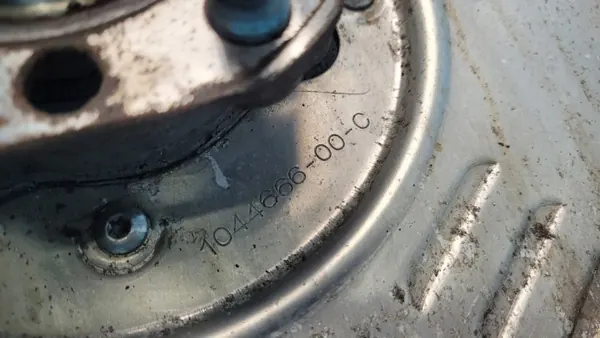 Tesla Model 3 Rechte Hinterachsschenkel OEM 1044416-00-G image 5