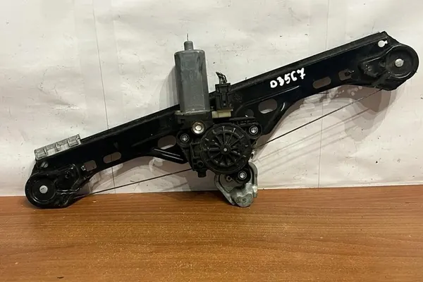 Elevador de vidro traseiro com motor MERCEDES-BENZ C (W203) OEM image 2