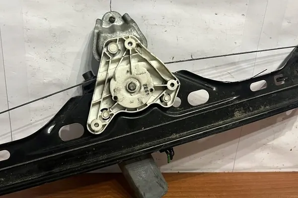 Elevador de vidro traseiro com motor MERCEDES-BENZ C (W203) OEM image 4