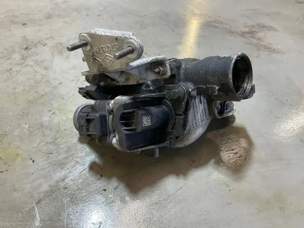 Válvula EGR usada OEM 801411538 para Nissan Juke 1.6L image 2