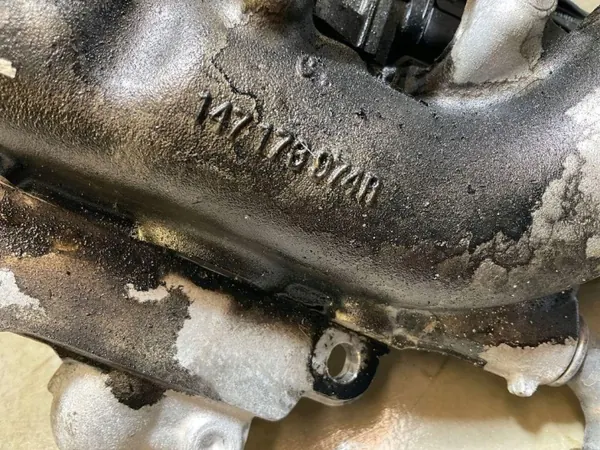 Válvula EGR usada OEM 801411538 para Nissan Juke 1.6L image 3