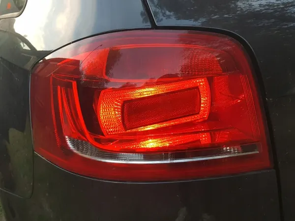 Luz trasera izquierda / Audi A3 8P Lift - 08-12 image 2