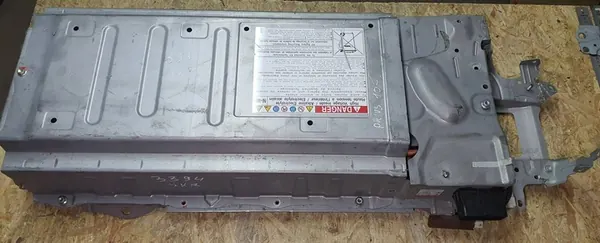 Toyota Prius (XW30) 2013 Cubierta de batería image 2