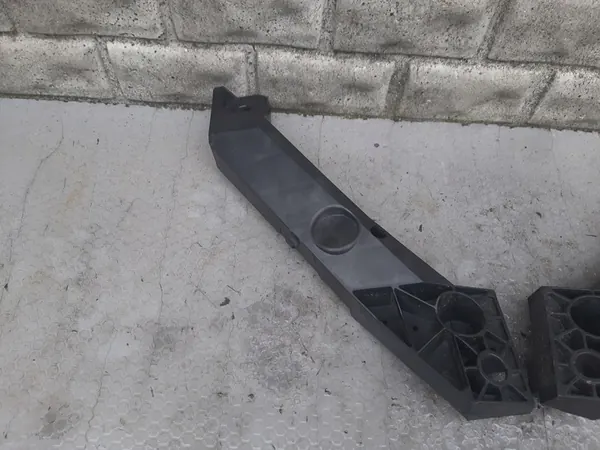 VIVARO TRAFIC III Suporte Direito Frontal image 2