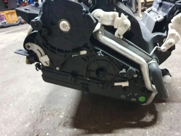 Lämmityspuhallin Ford Fusion MK5 OEM DG9H-19B555-AH image 5