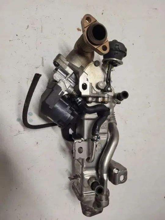 EGR-koeler OEM 7822350 voor BMW 5-serie F10 2.0L image 3