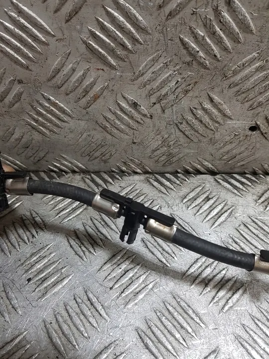 Audi Q7 Überlaufrohre 4.2 TDI 057130218N 057130218F image 5