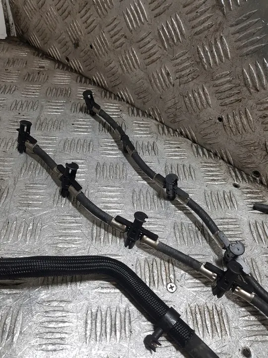 Audi Q7 Überlaufrohre 4.2 TDI 057130218N 057130218F image 7