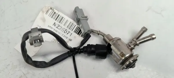 AdBlue-suutin OEM 8306906931 Renault Trafic III:lle image 2