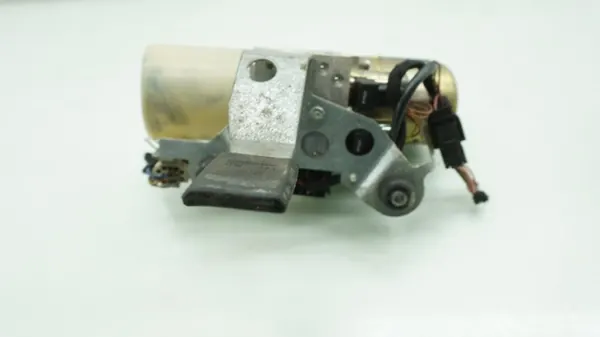 Mercedes SLK R170 dakpomp OEM A1708000030 image 4