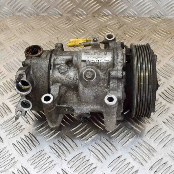 Compresseur A/C Peugeot 208 2013 image 3