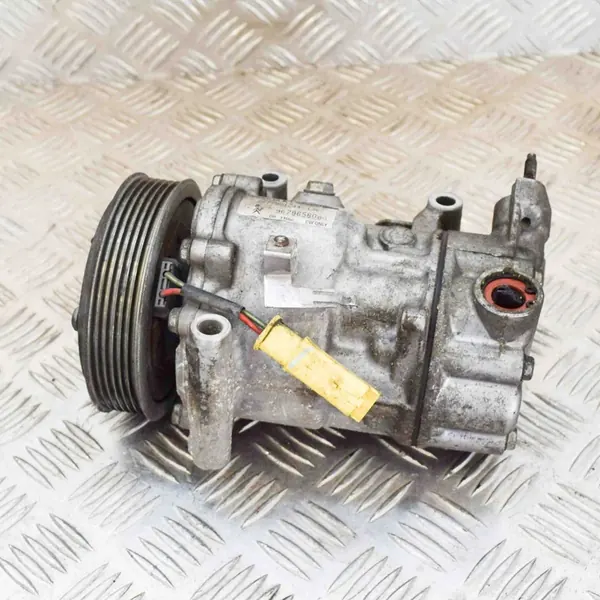 Compresseur A/C Peugeot 208 2013 image 5
