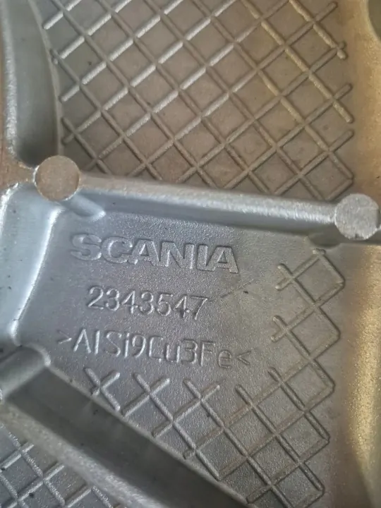 Scania Motorabdeckung OEM 2343547 - Gebrauchter Zustand image 3