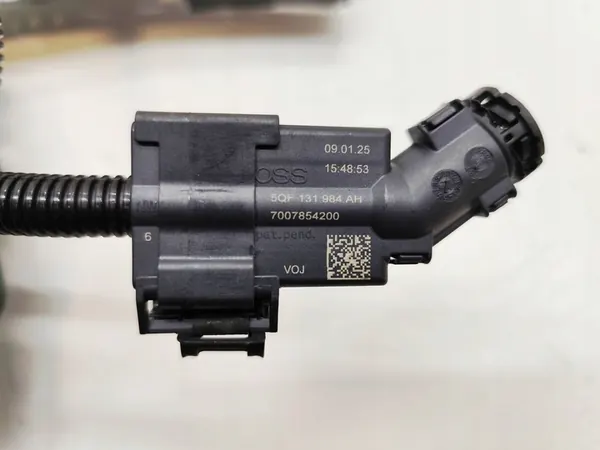 AUDI Q3 2.0TDI TUBES ADBLUE 5QF131961E image 3