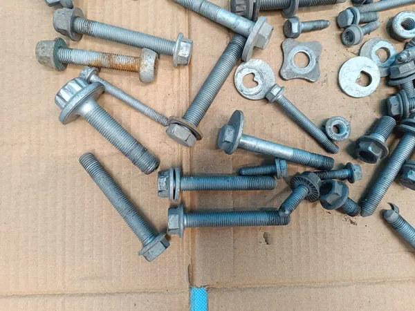 VW GOLF 8 VARIANT LIFT 1.5 TSI 110KW 2024 Vis de Suspension OEM image 5