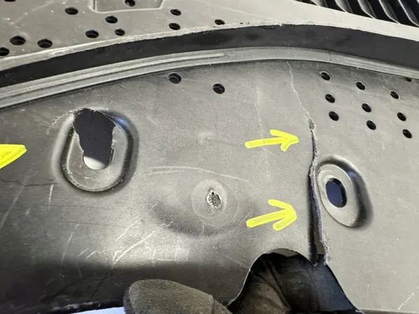 OEM 4K8807611A Framstötskåpsskydd Audi A7 image 4