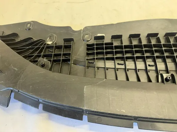 OEM 4K8807611A Framstötskåpsskydd Audi A7 image 7