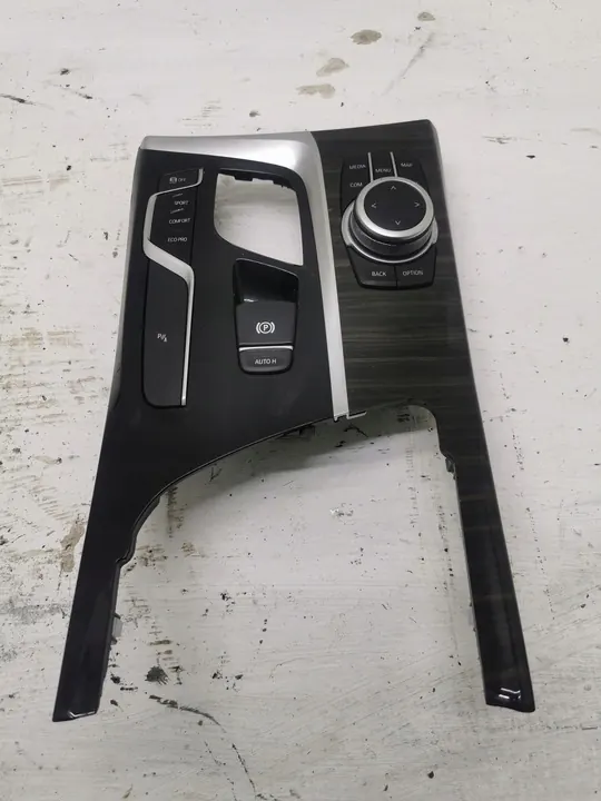 Center Tunnel Trim BMW 5 Serie G30 G31 image 2