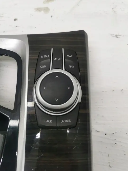 Center Tunnel Trim BMW 5 Serie G30 G31 image 4