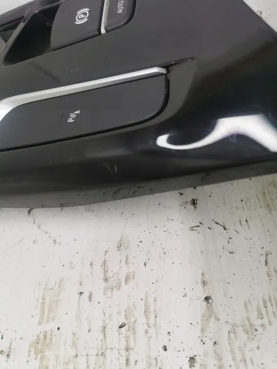 Center Tunnel Trim BMW 5 Serie G30 G31 image 7