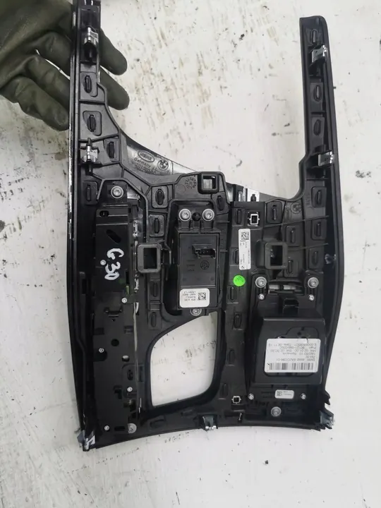 Center Tunnel Trim BMW 5 Serie G30 G31 image 8