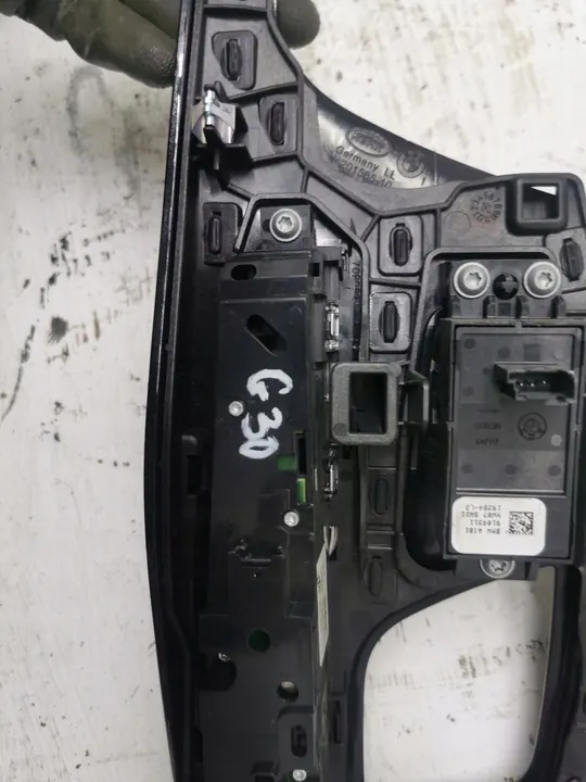 Center Tunnel Trim BMW 5 Serie G30 G31 image 9