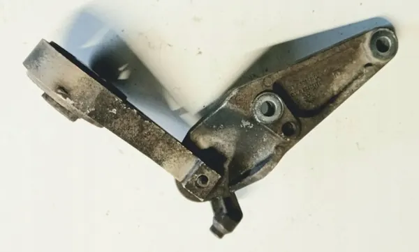 Takasiirron kiinnike Opel Corsa D image 2