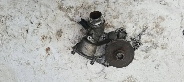 Vattenpump BMW E38 E65 M67 4.0d 4.5d image 2