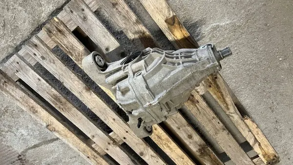 2014 Porsche Cayenne (92A) Bakre differential 30111128039 image 3