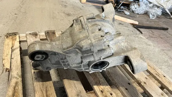 2014 Porsche Cayenne (92A) Bakre differential 30111128039 image 4