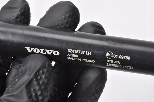 VOLVO XC60 II Ajovalopesurin Pumppu Vasemmalle 32418737 image 4