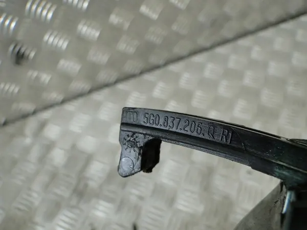 Oikea etuoven kahva SKODA KAROQ 1.5 TSI KESSY image 4