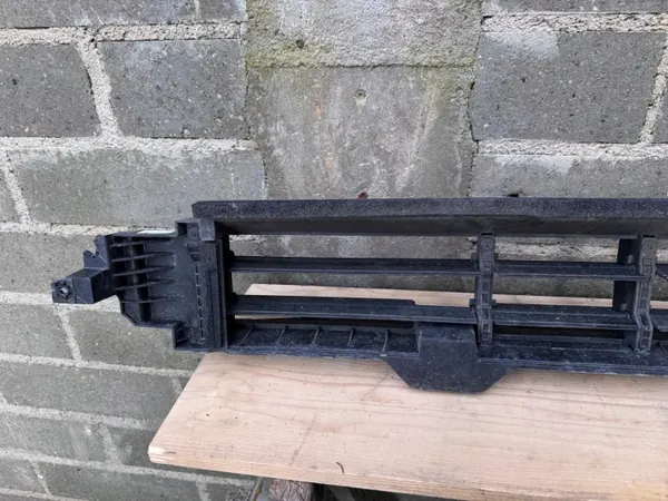 KIA 86961-R2200 framluftgallret OEM image 8