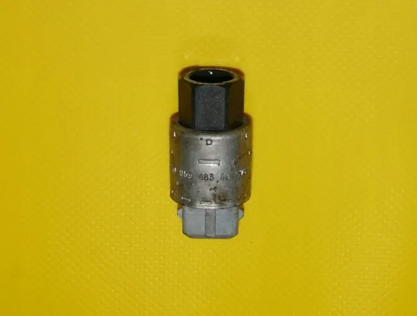 Capteur de pression A/C 8A0959483AA pour Audi A8 D2 94-98 image 4